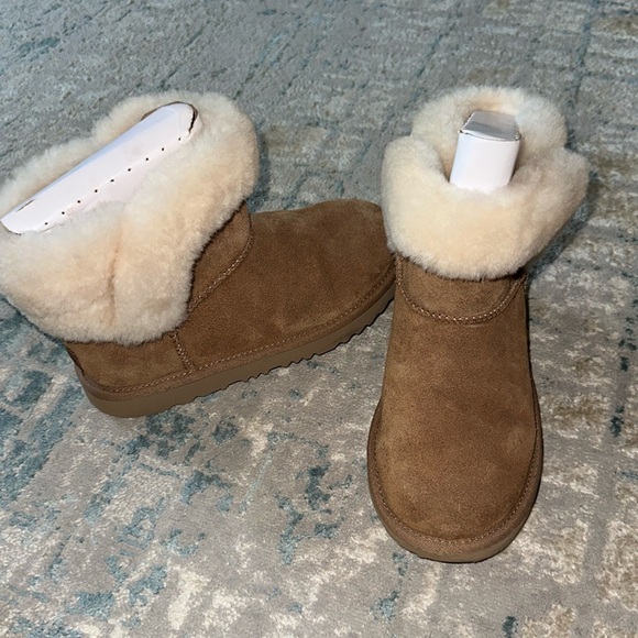 UGG Other - UGG® Saniya Shearling Boot for Kids in Chestnut